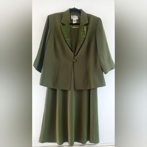 Jessica Howard Woman Olive Green Dress & Jacket 2-Piece Set Sz 18W